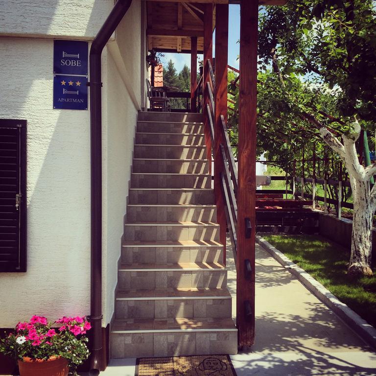 House Leonarda Hotel Grabovac  Eksteriør billede